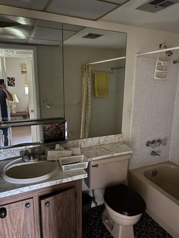 8021 N Sunrise Lakes Drive 310, Sunrise, FL 33322