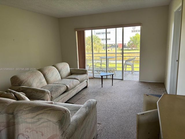8021 N Sunrise Lakes Drive 310, Sunrise, FL 33322