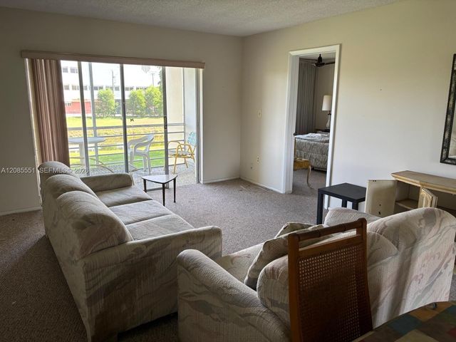 8021 N Sunrise Lakes Drive 310, Sunrise, FL 33322