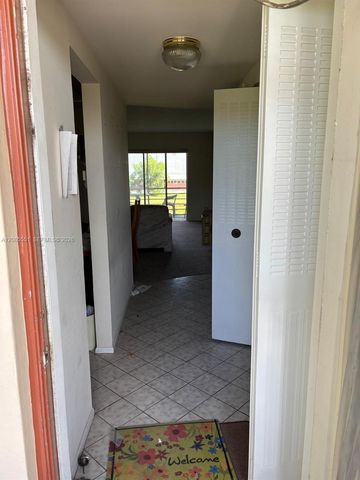 8021 N Sunrise Lakes Drive 310, Sunrise, FL 33322