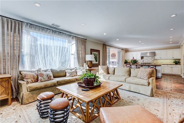 34 Great Lawn, Irvine, CA 92620