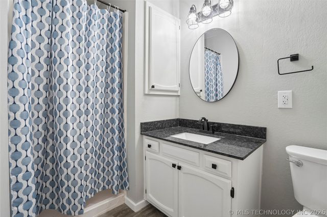 1104 W Waco Street, Broken Arrow, OK 74011