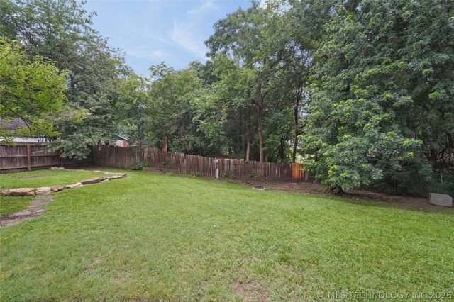 1104 W Waco Street, Broken Arrow, OK 74011