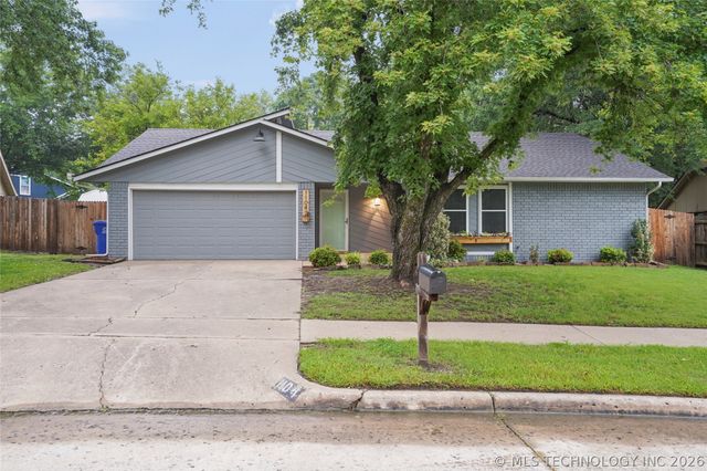 1104 W Waco Street, Broken Arrow, OK 74011