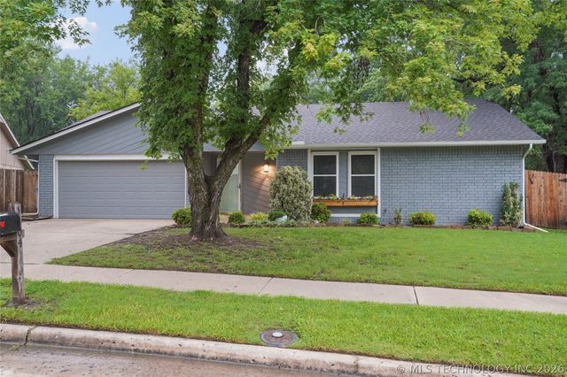 1104 W Waco Street, Broken Arrow, OK 74011
