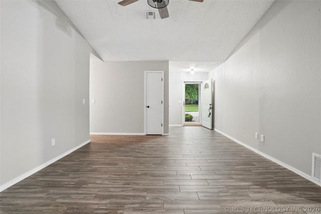 1104 W Waco Street, Broken Arrow, OK 74011