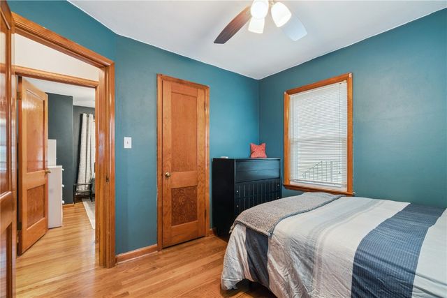 186 22nd Ave SW, Cedar Rapids, IA 52404