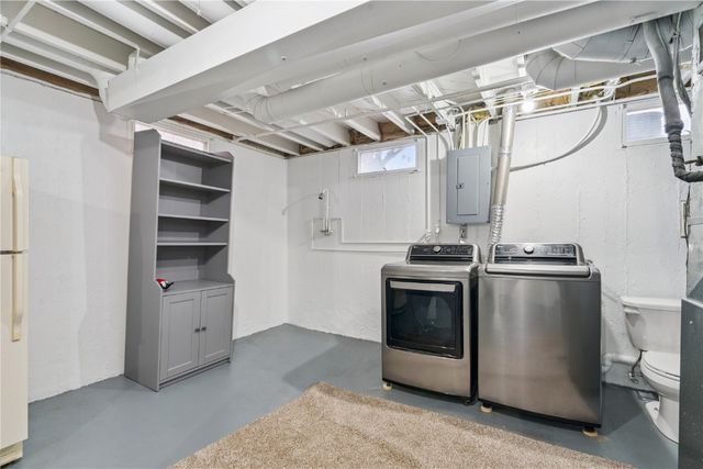 186 22nd Ave SW, Cedar Rapids, IA 52404