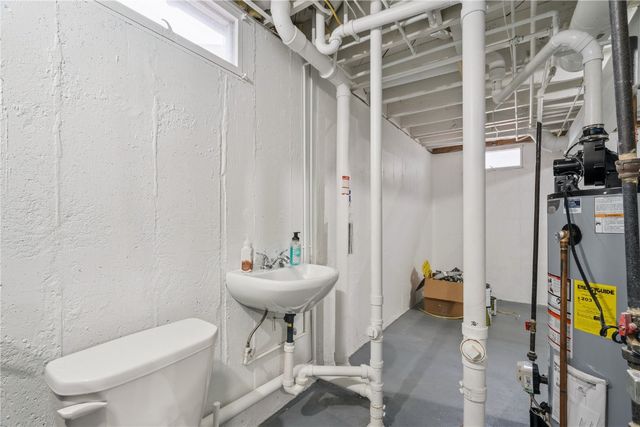 186 22nd Ave SW, Cedar Rapids, IA 52404