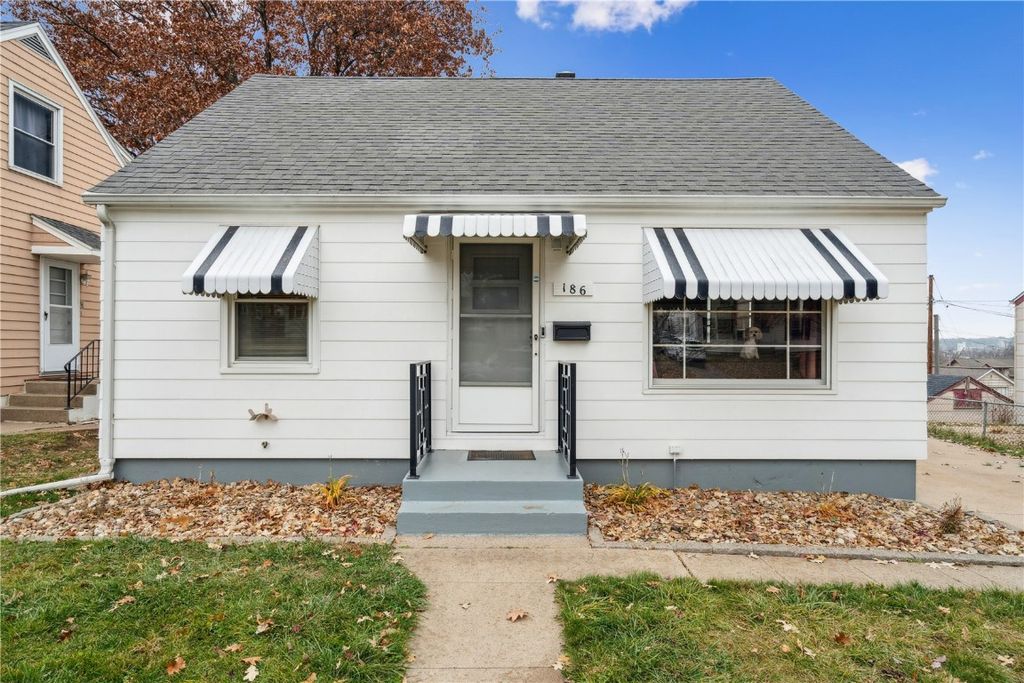186 22nd Ave SW, Cedar Rapids, IA 52404