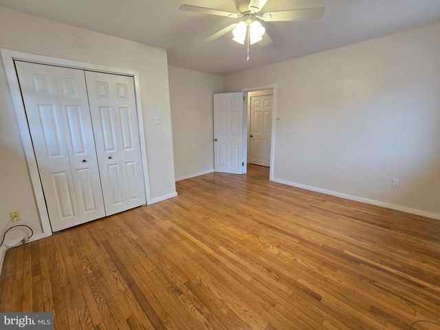 120 E CENTER AVE, Maple Shade, NJ 08052