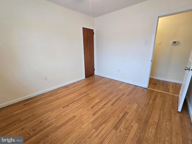 120 E CENTER AVE, Maple Shade, NJ 08052