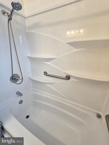 120 E CENTER AVE, Maple Shade, NJ 08052