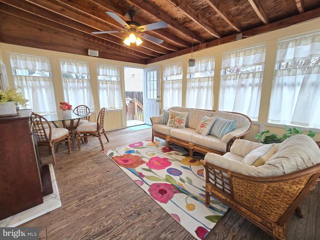 120 E CENTER AVE, Maple Shade, NJ 08052