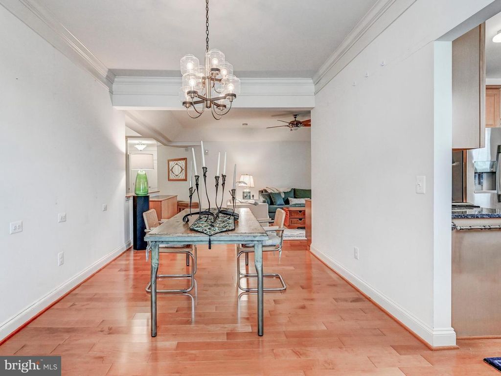 Image 10 of property listing at 7300 TRAVERTINE DR #303, Baltimore, MD 21209
