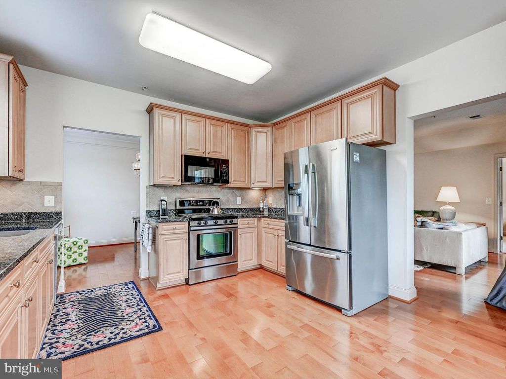Image 14 of property listing at 7300 TRAVERTINE DR #303, Baltimore, MD 21209
