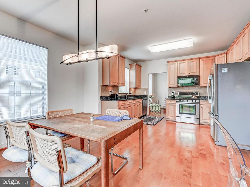 Image 15 of property listing at 7300 TRAVERTINE DR #303, Baltimore, MD 21209