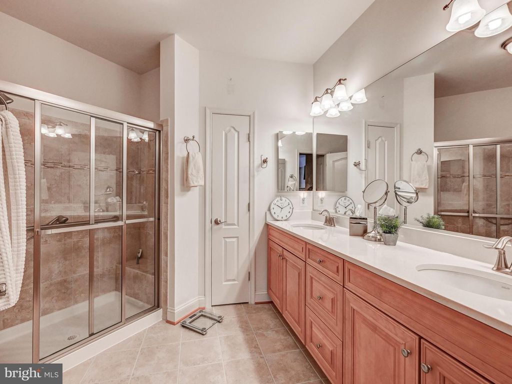 Image 18 of property listing at 7300 TRAVERTINE DR #303, Baltimore, MD 21209