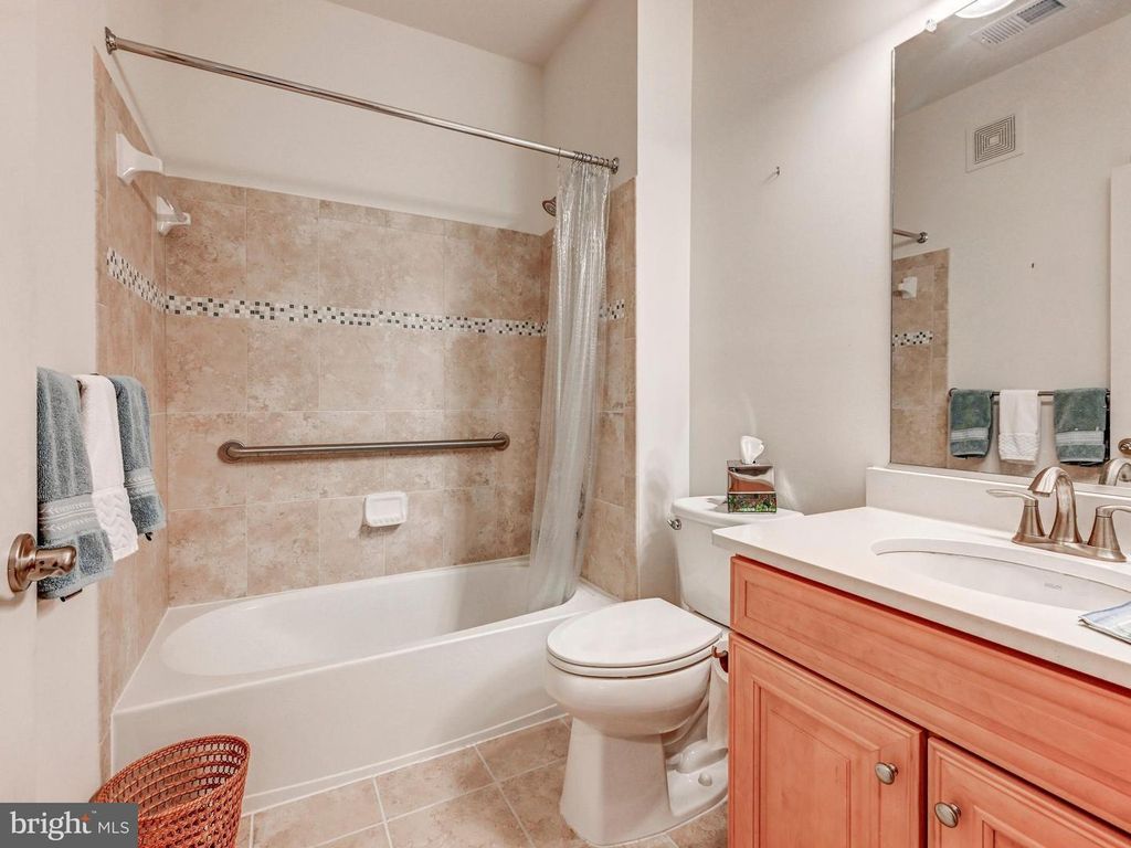 Image 22 of property listing at 7300 TRAVERTINE DR #303, Baltimore, MD 21209