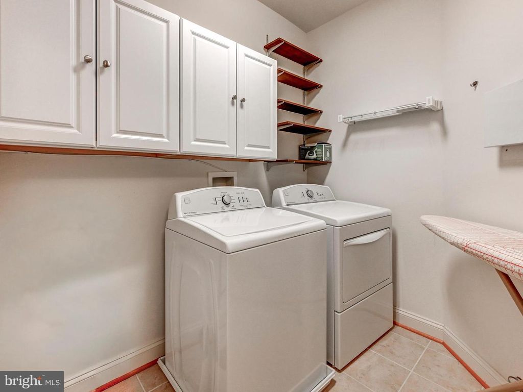 Image 23 of property listing at 7300 TRAVERTINE DR #303, Baltimore, MD 21209