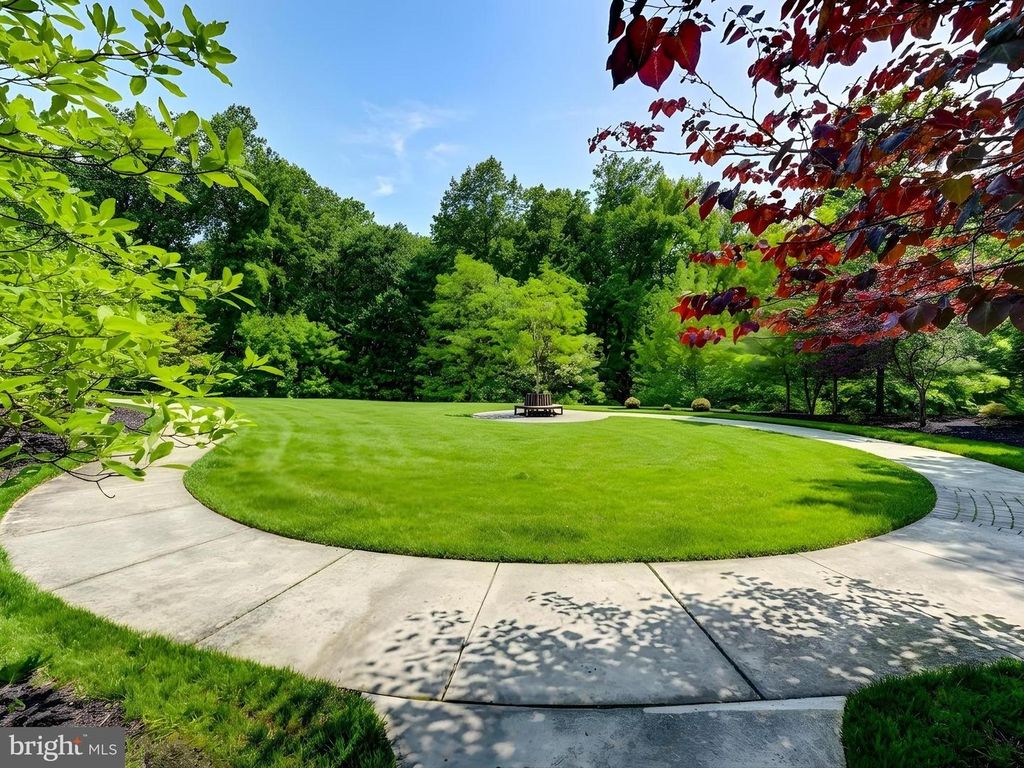 Image 27 of property listing at 7300 TRAVERTINE DR #303, Baltimore, MD 21209