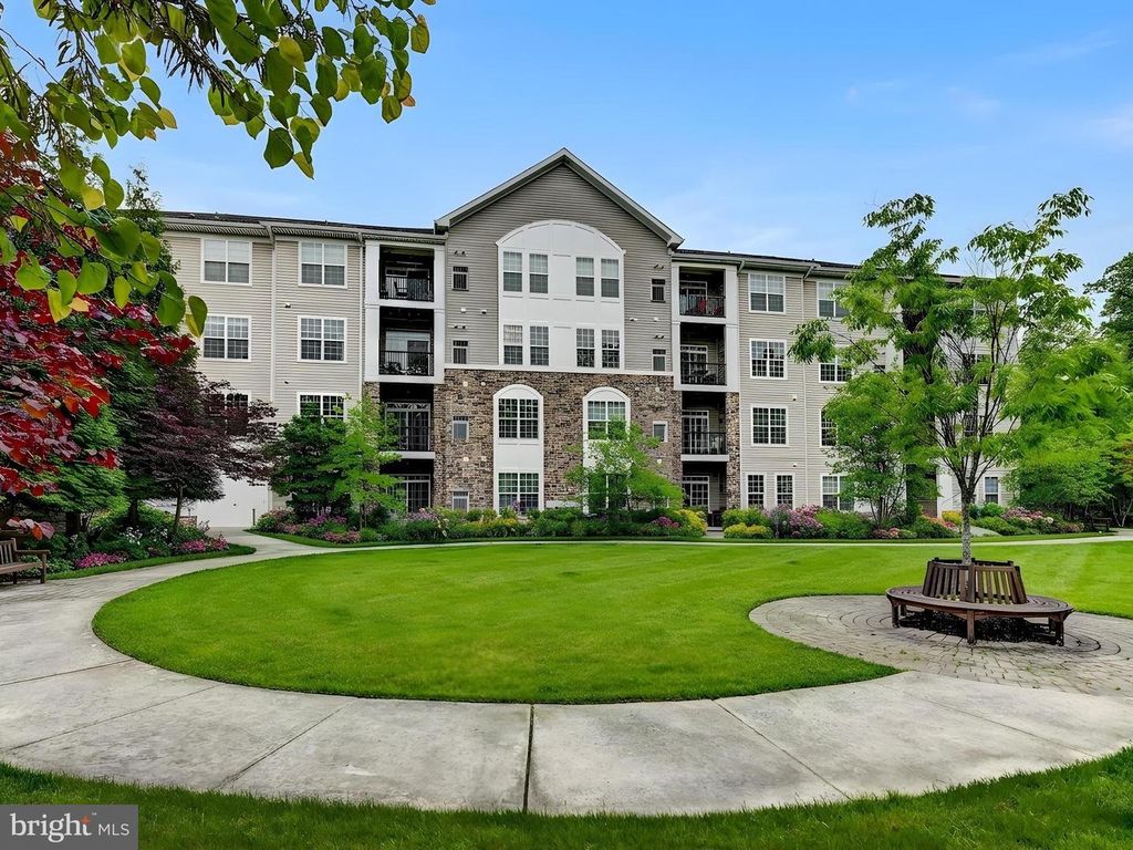 Image 29 of property listing at 7300 TRAVERTINE DR #303, Baltimore, MD 21209