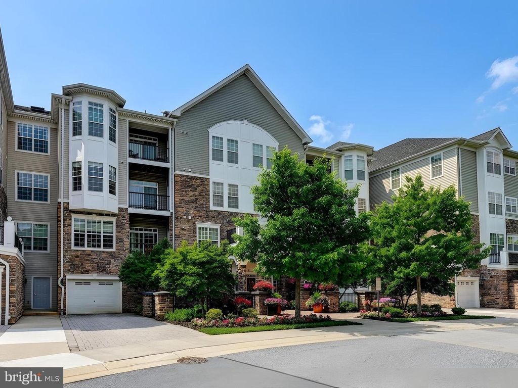 Image 31 of property listing at 7300 TRAVERTINE DR #303, Baltimore, MD 21209