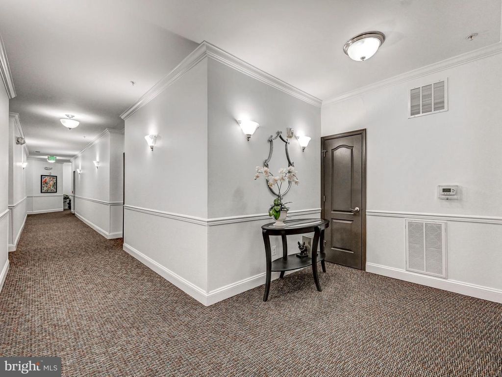 Image 6 of property listing at 7300 TRAVERTINE DR #303, Baltimore, MD 21209