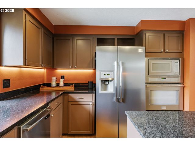 116 TOUCHSTONE Ter, Lake Oswego, OR 97035