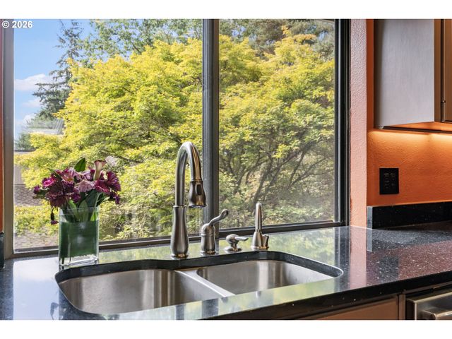 116 TOUCHSTONE Ter, Lake Oswego, OR 97035