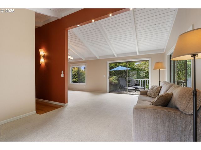 116 TOUCHSTONE Ter, Lake Oswego, OR 97035