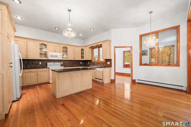 159 Freeman Road, Oxford, CT 06478