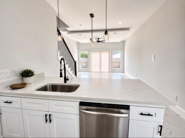 7938 Angus Street, Houston, TX 77028