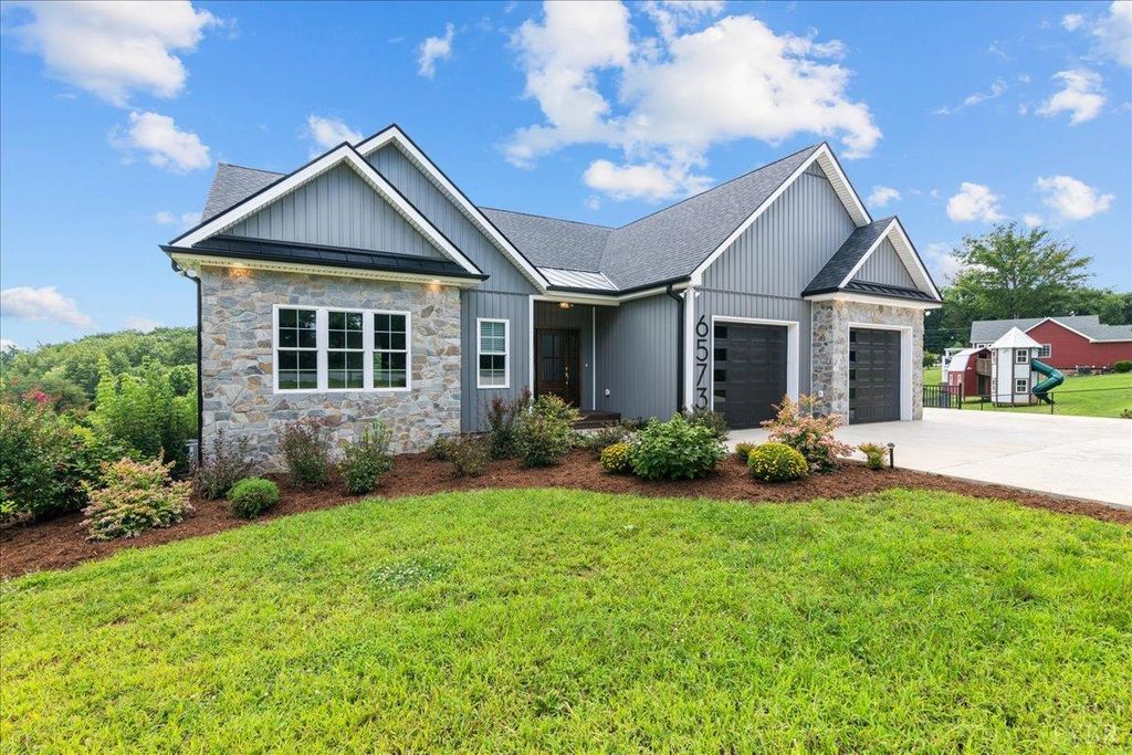 6573 Forest Rd, Goode, VA 24556