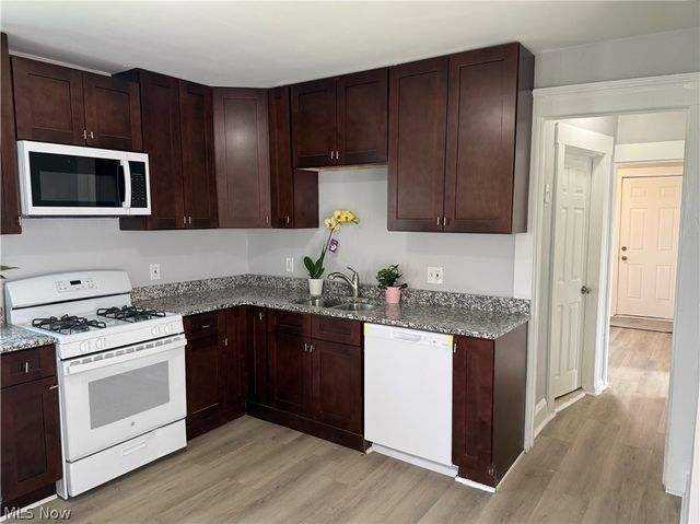 3143 W 104th Street, Cleveland, OH 44111