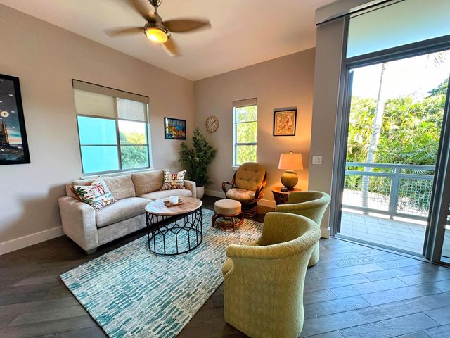 365 SE 6th Avenue 203, Delray Beach, FL 33483
