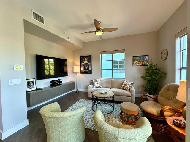 365 SE 6th Avenue 203, Delray Beach, FL 33483
