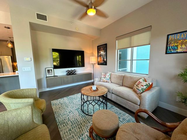 365 SE 6th Avenue 203, Delray Beach, FL 33483