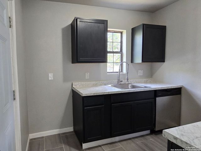2815 S PINE ST, San Antonio, TX 78210
