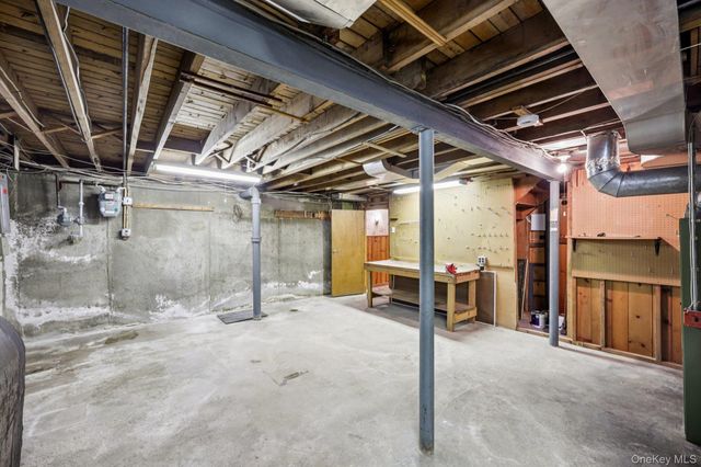 132 Albertson Parkway, Albertson, NY 11507