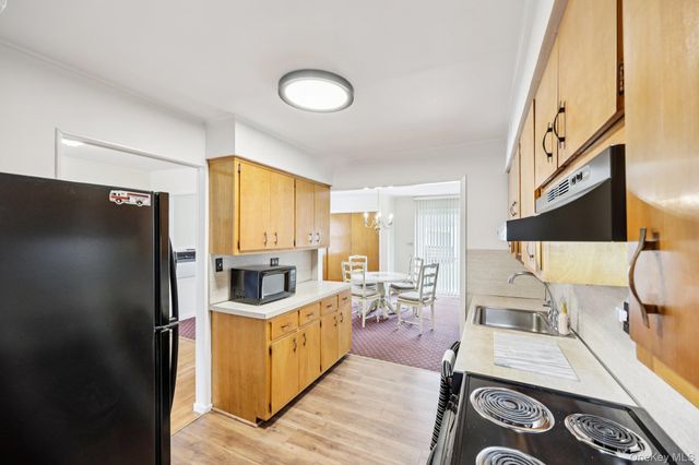 132 Albertson Parkway, Albertson, NY 11507