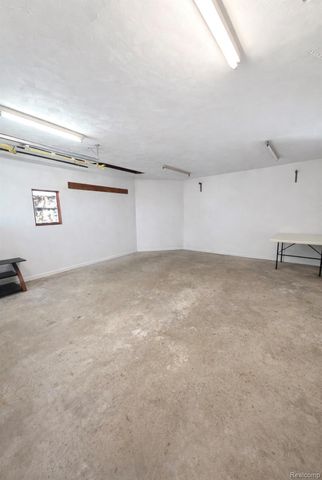 2315 Hartwick Highway, Lincoln Park, MI 48146