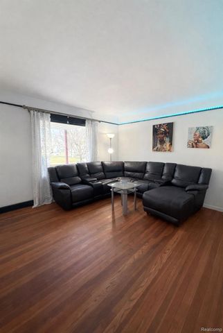 2315 Hartwick Highway, Lincoln Park, MI 48146