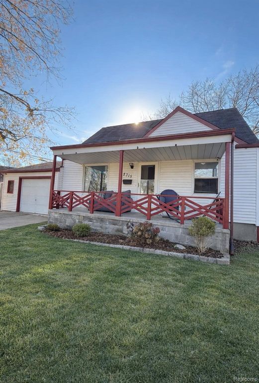 2315 Hartwick Highway, Lincoln Park, MI 48146