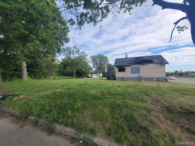 5585 Ridgewood Street, Detroit, MI 48204