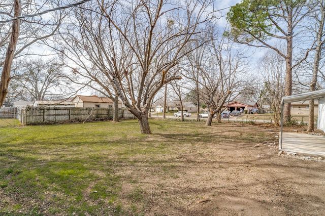 941 Willow Circle S, Burleson, TX 76028