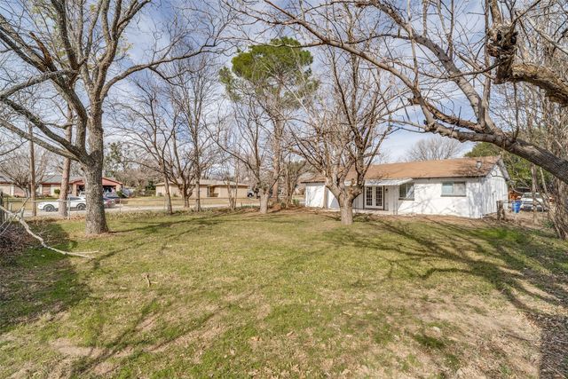 941 Willow Circle S, Burleson, TX 76028