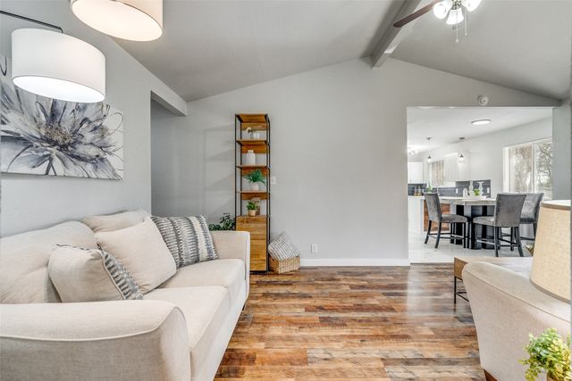 941 Willow Circle S, Burleson, TX 76028