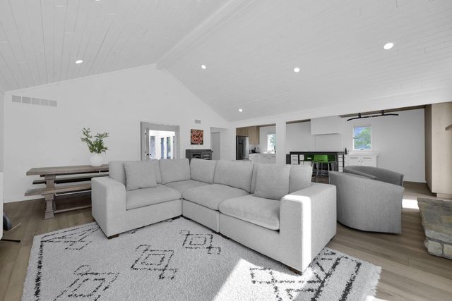 421 Heather Lane, Powell, OH 43065