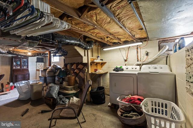 318 W HIGH ST, New Oxford, PA 17350